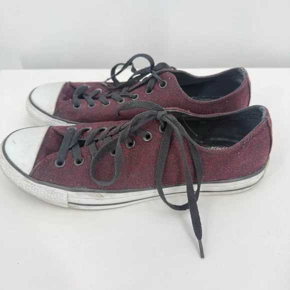 Converse Burgundy and Black Sneakers Unisex M 10/ W 12 - Picture 3 of 9